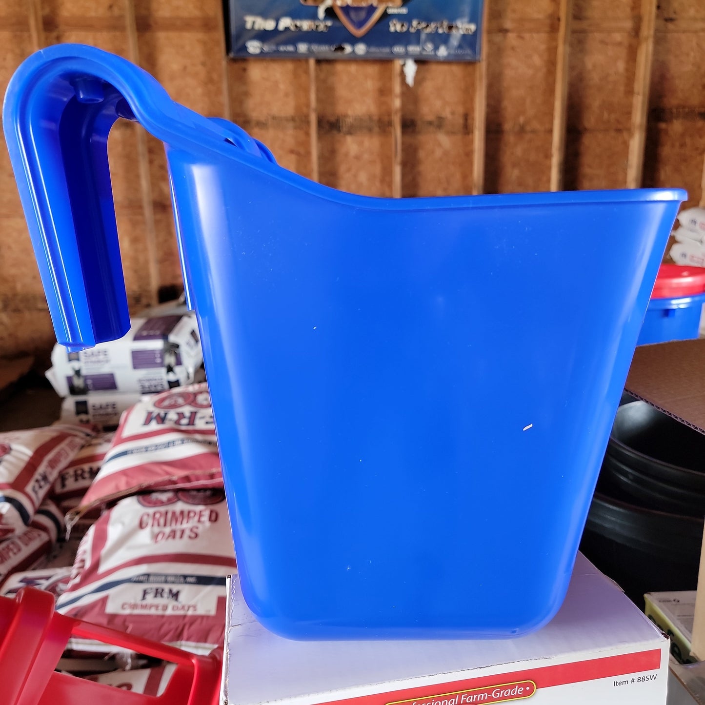 Hook Over Feeder-Hook over : 12 qt