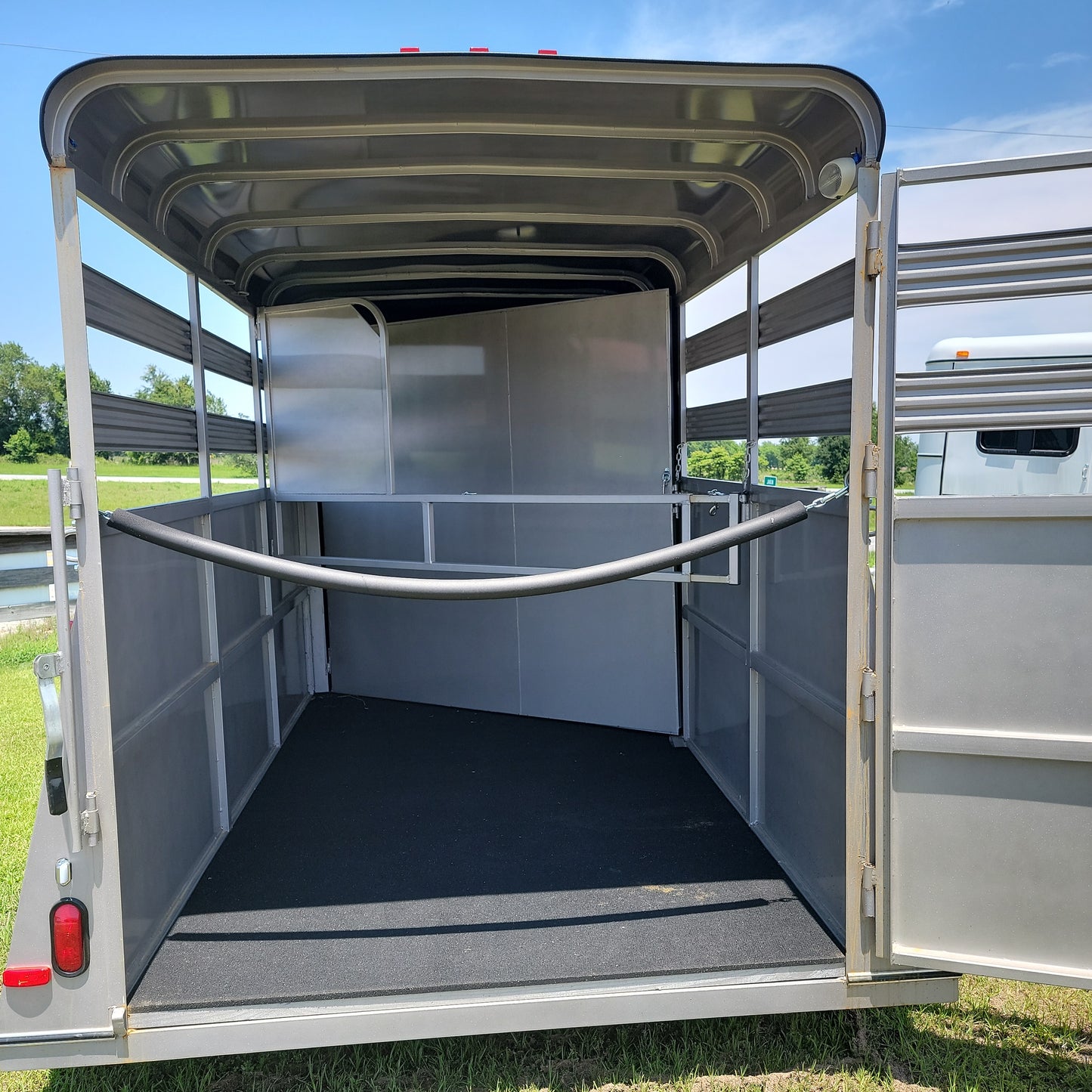 BEE 2 Horse trailer-ARZ : 6 x 13