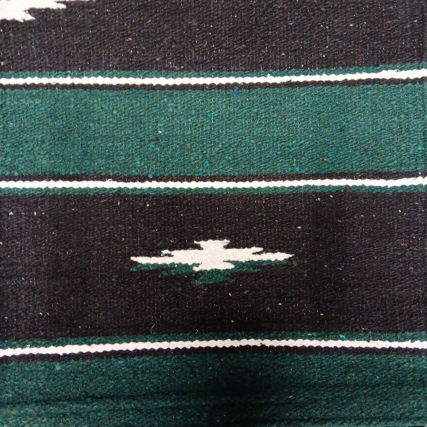 SADDLE BLANKET-GREEN/BLACK : 32" X 32"