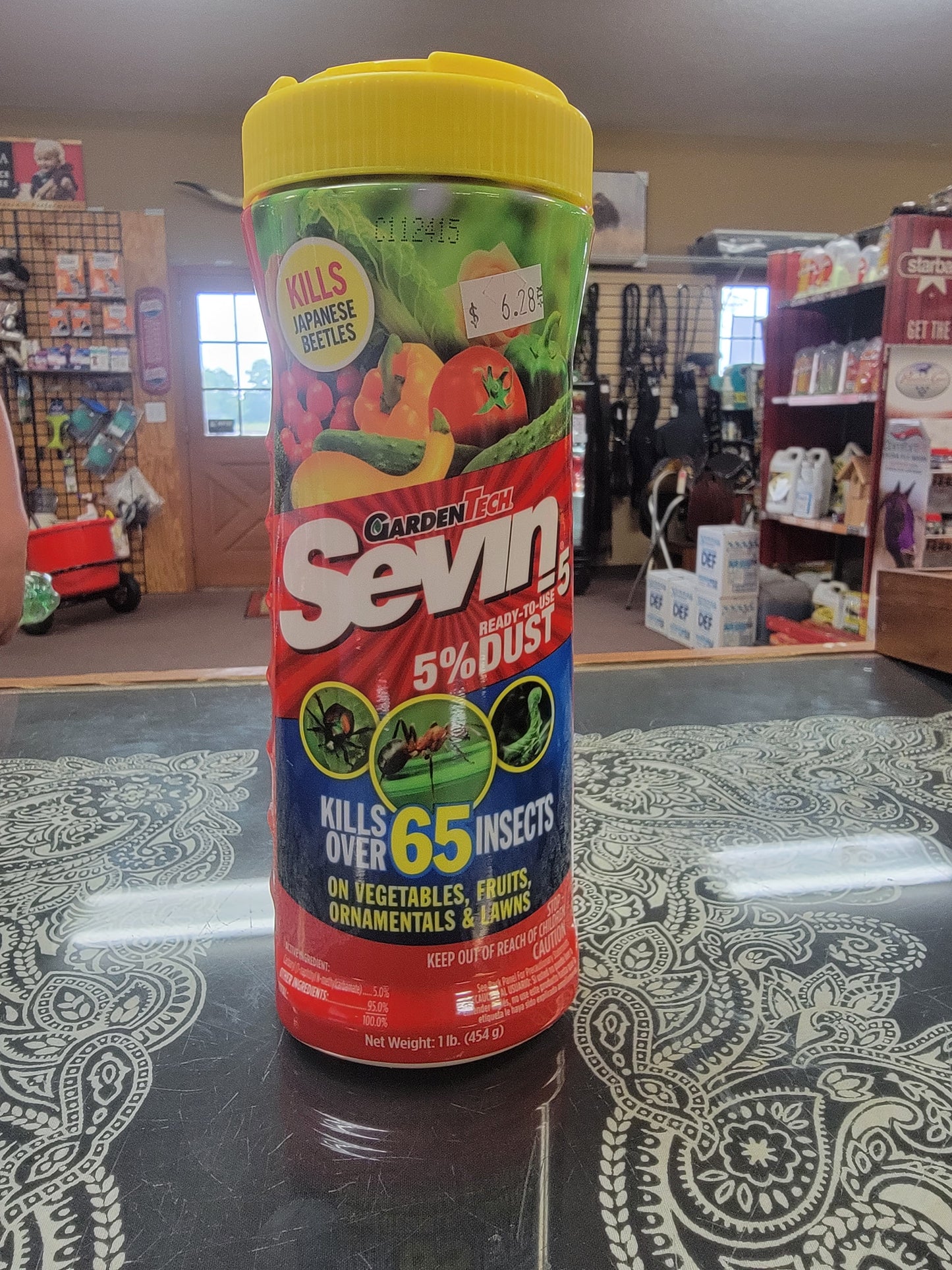 SEVIN 5% DUST SHAKER-RED & YELLOW : 1 LB