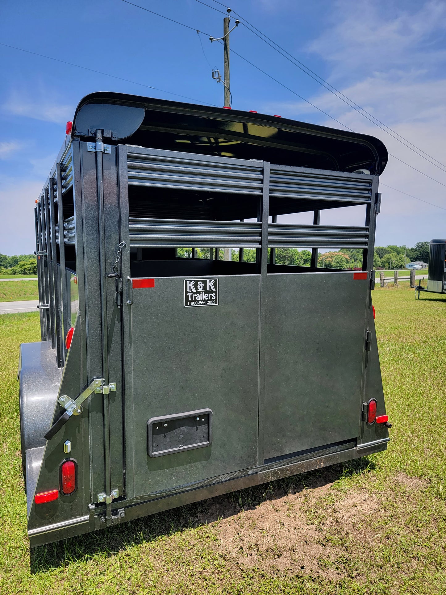 BEE 16' Bumper stock trailer-Charcoal/Sil : 16'