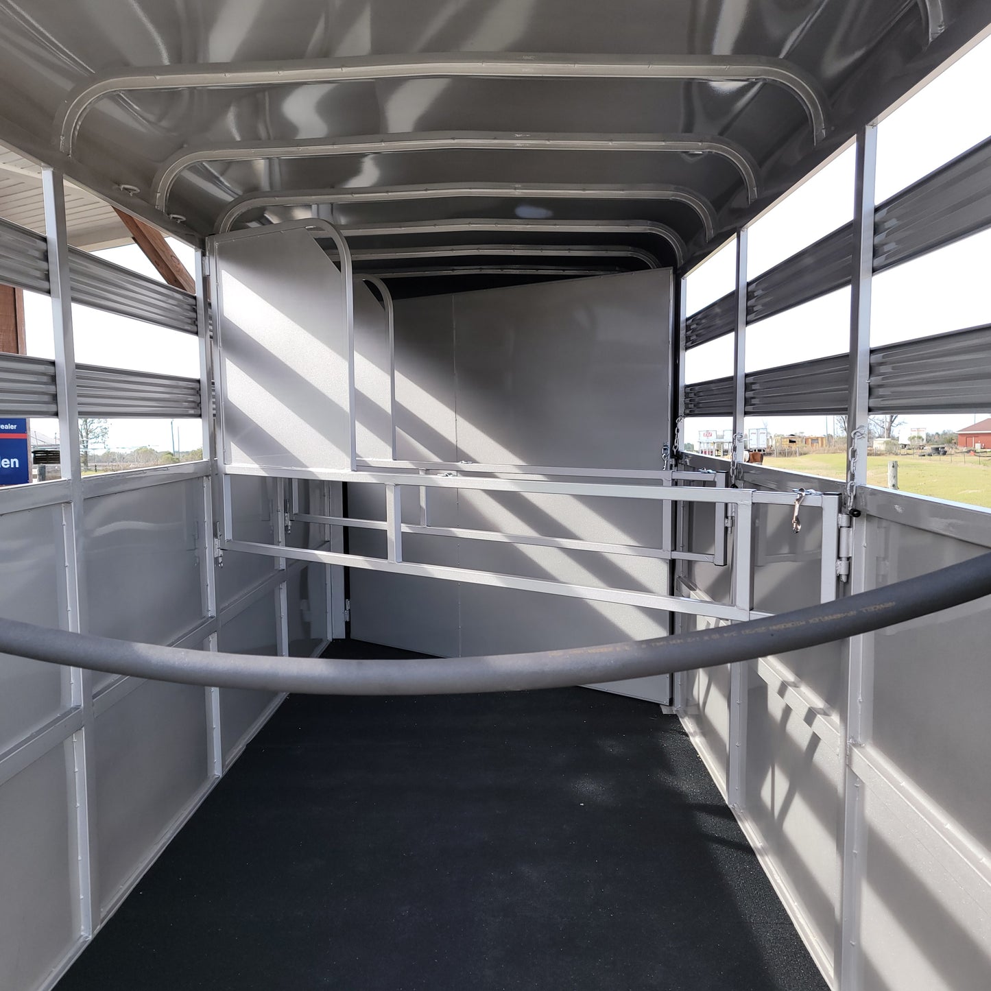 BEE 3 Horse Trailer