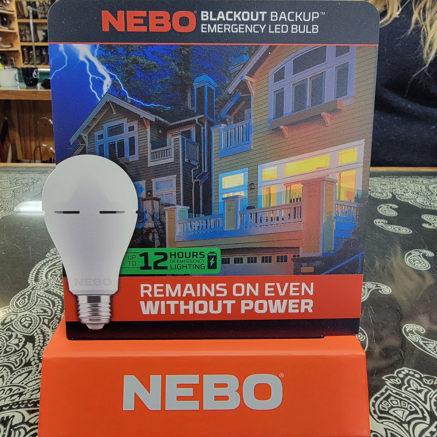NEBO Emergency light bulb