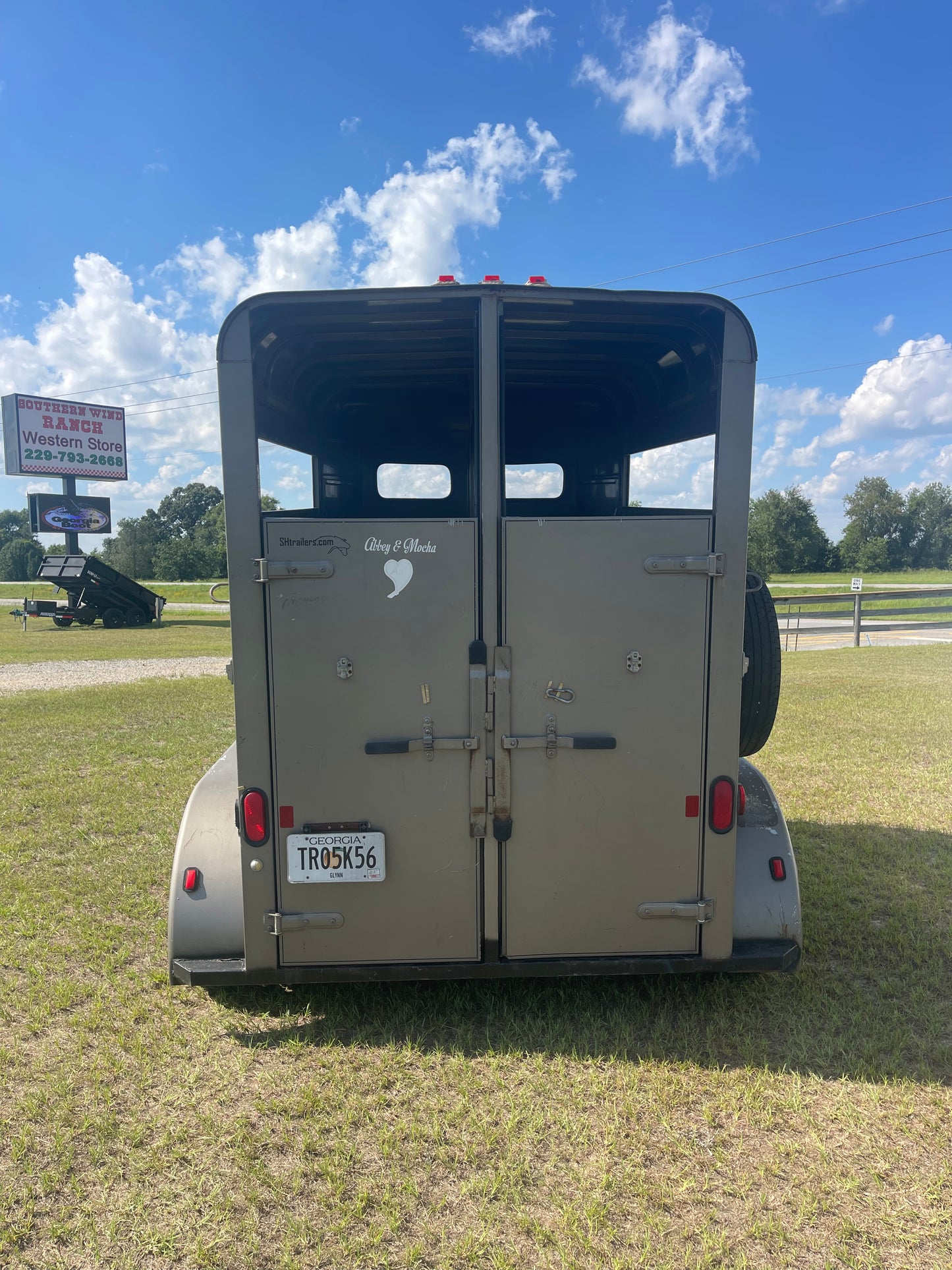 S&H 2 Horse straight load Trailer