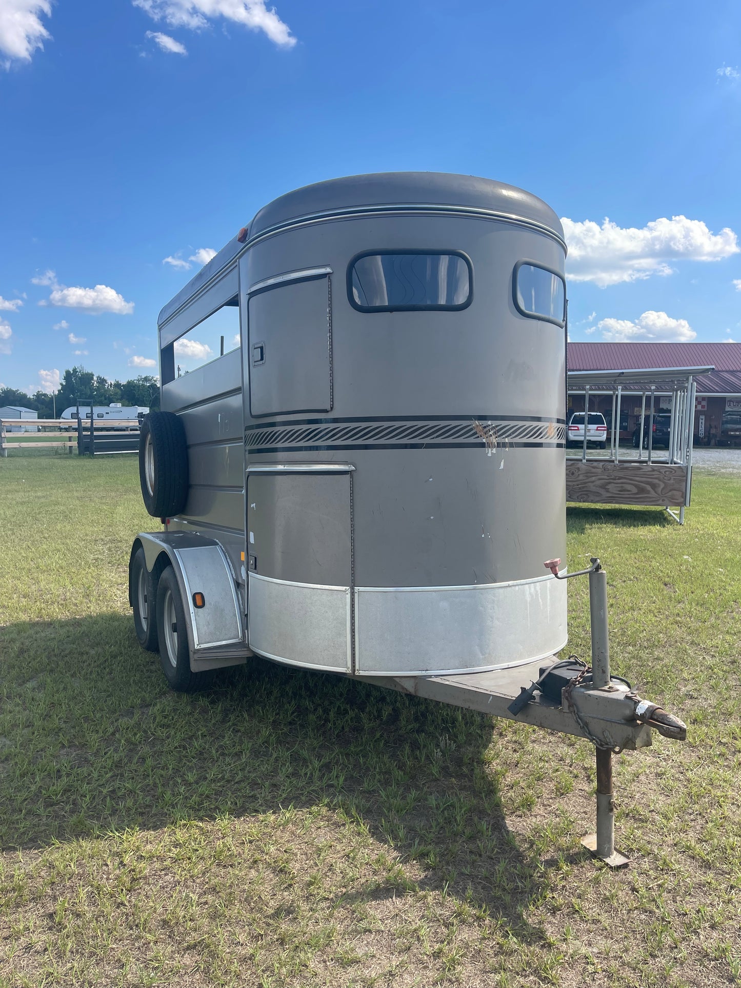 S&H 2 Horse straight load Trailer