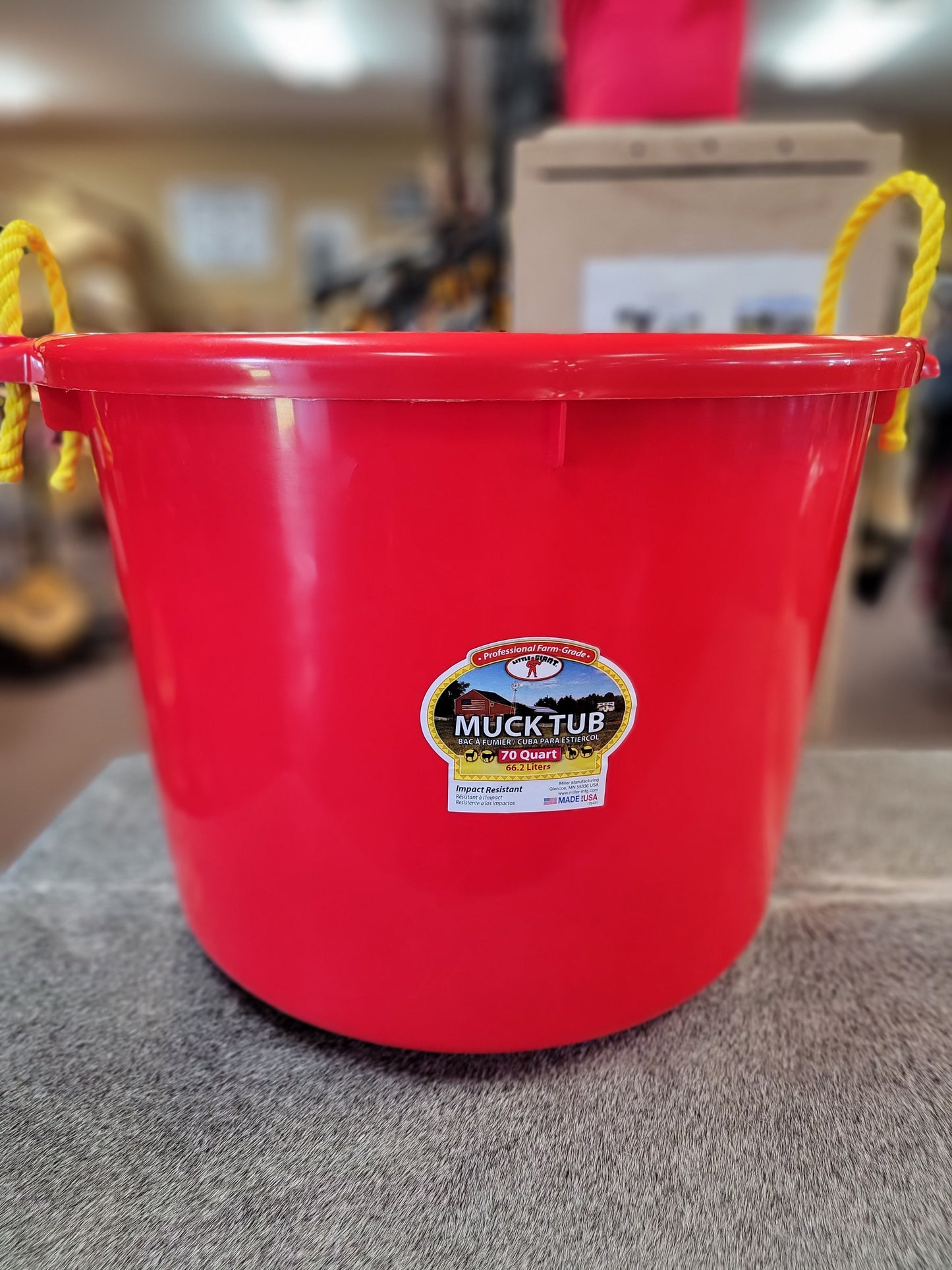 70 Quart Muck Bucket : 70 Quart