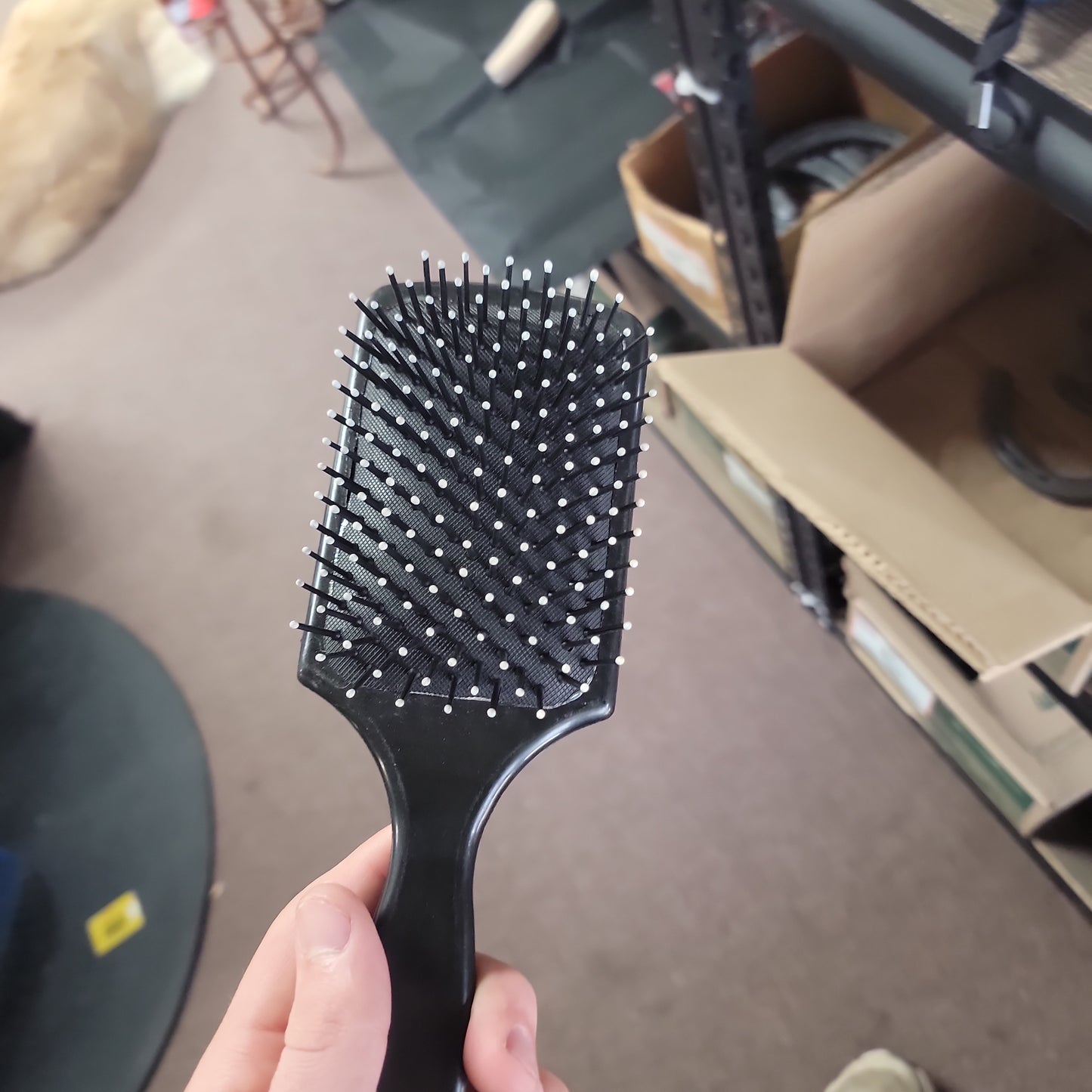 MAIN AND TAIL BRUSH-PLASTIC : M