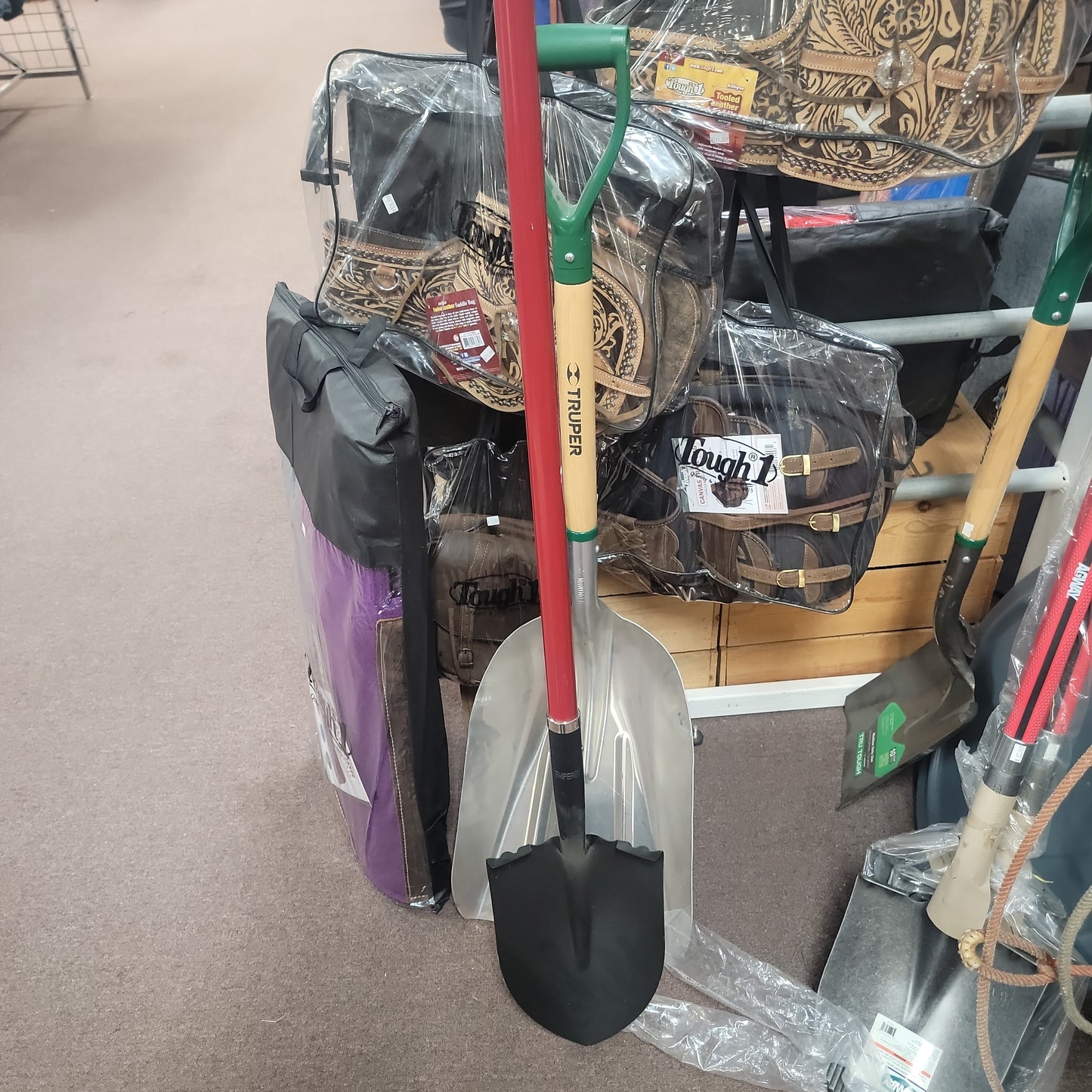 Round point shovel-round point