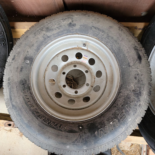 Tire 225 75 15 6 lug-225-75-15