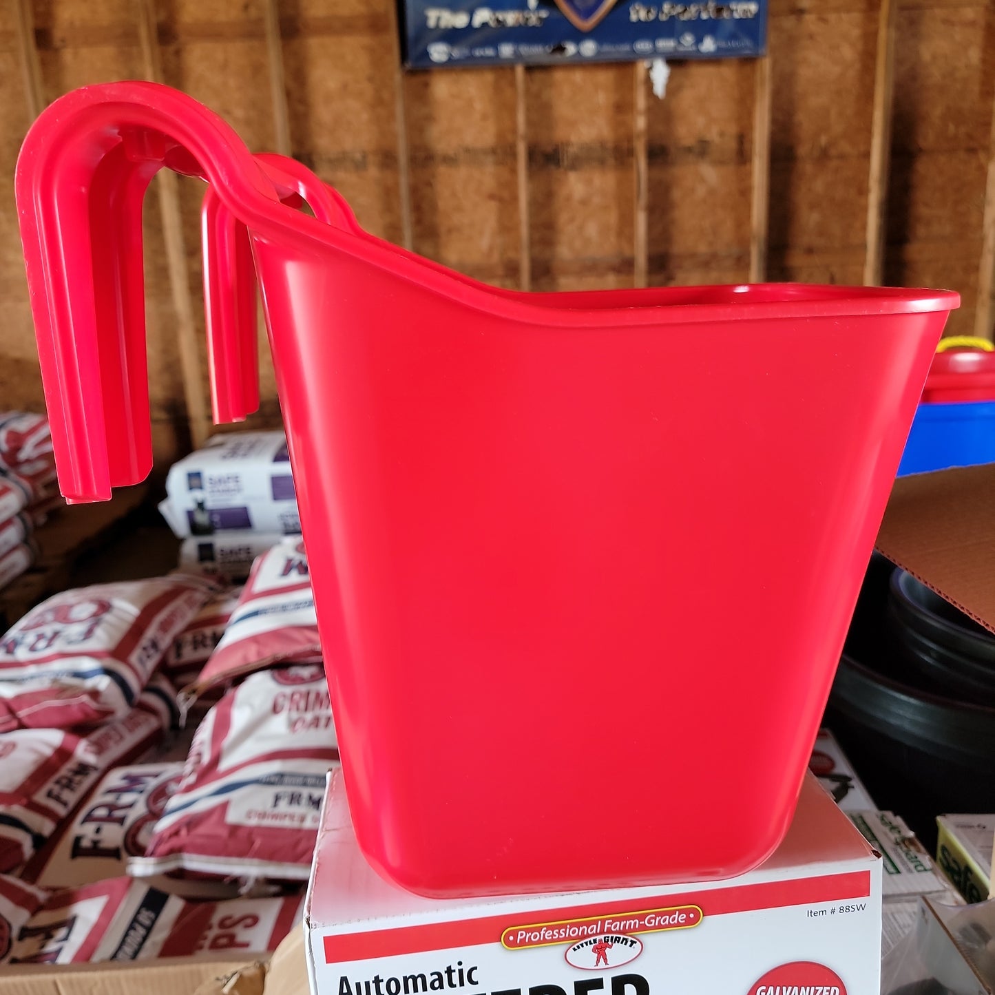 Hook Over Feeder-Hook over : 12 qt