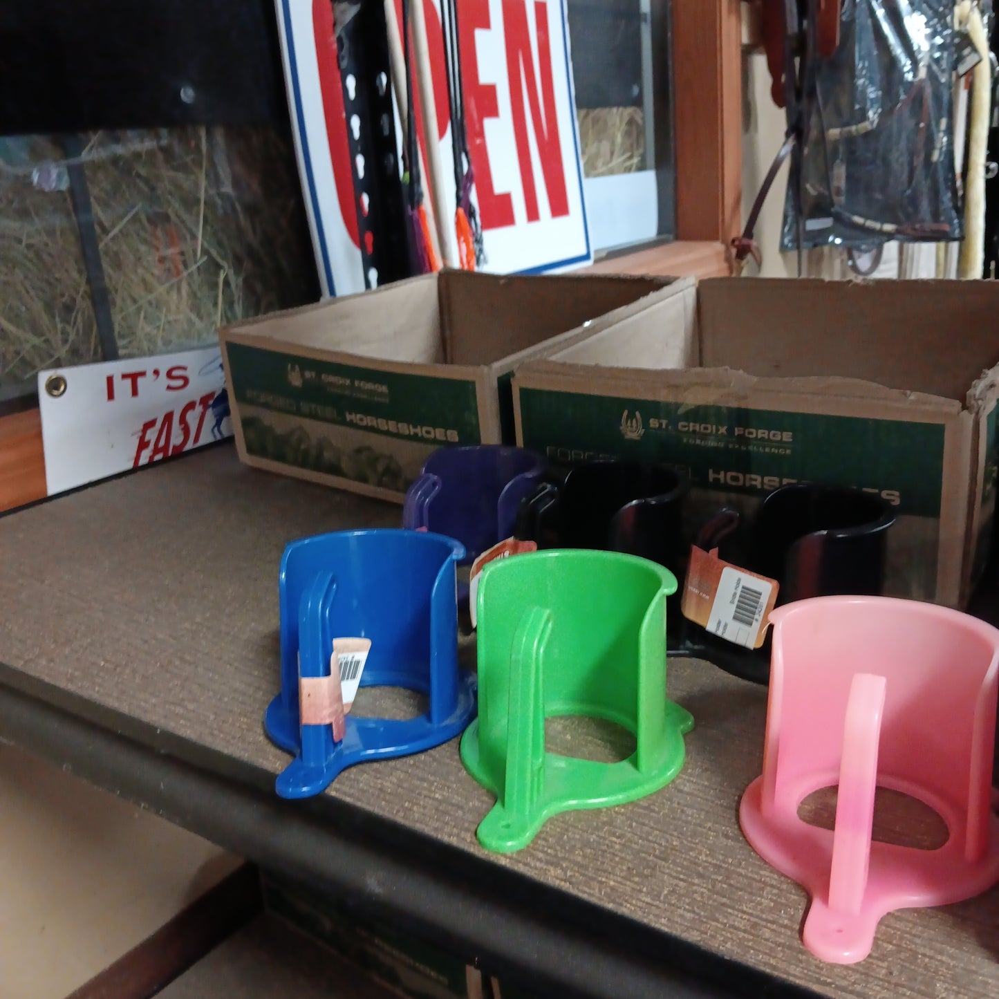 Bridle bracket holder