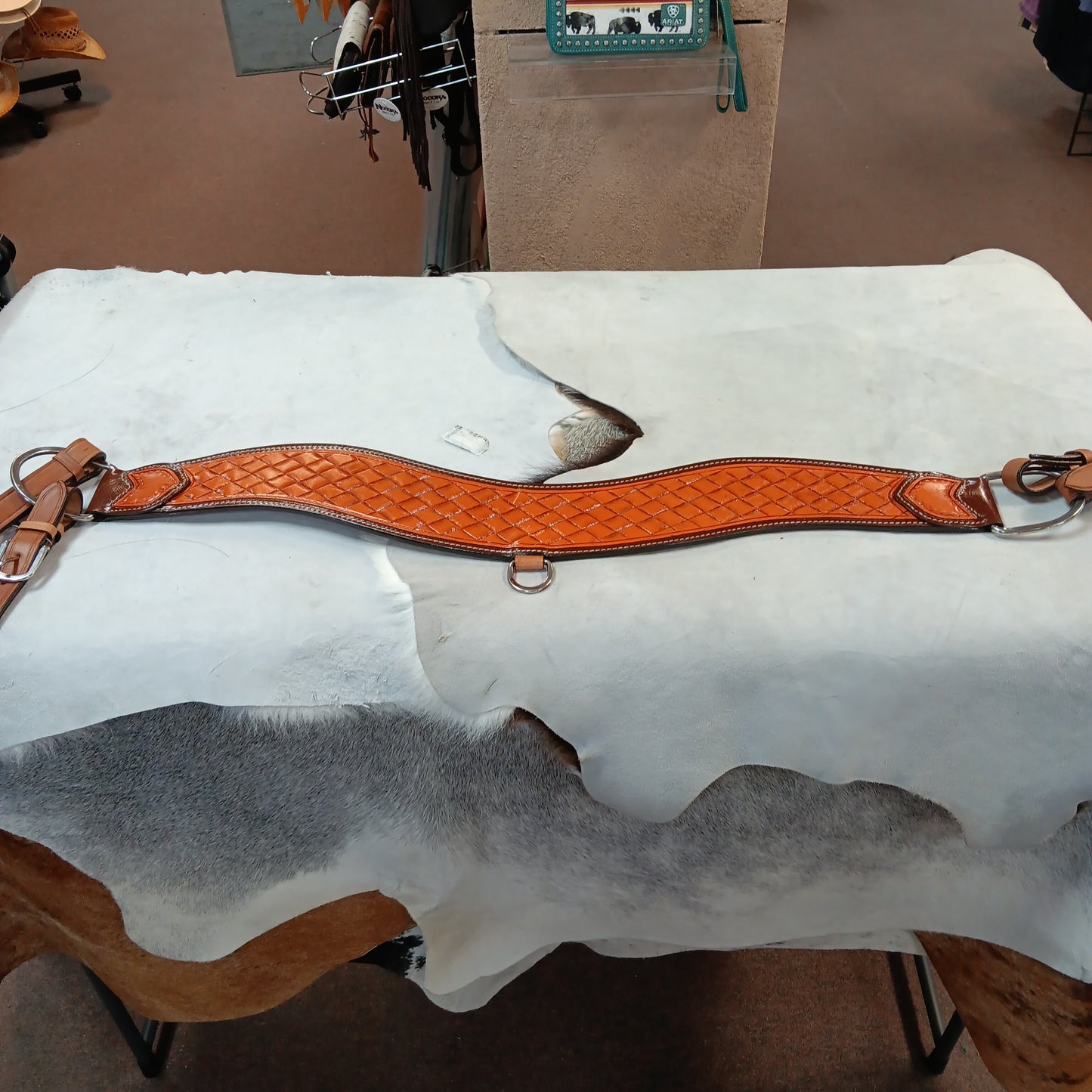 Fashion tripping collars