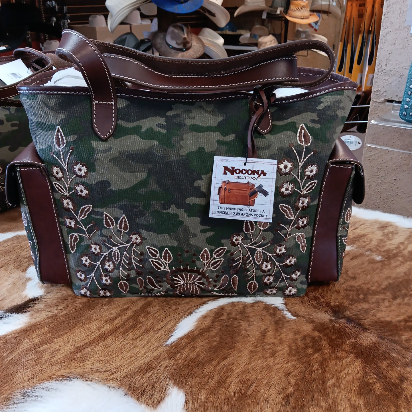 Nocona ladies CamoSatchelFlwr Emb purse N770009202