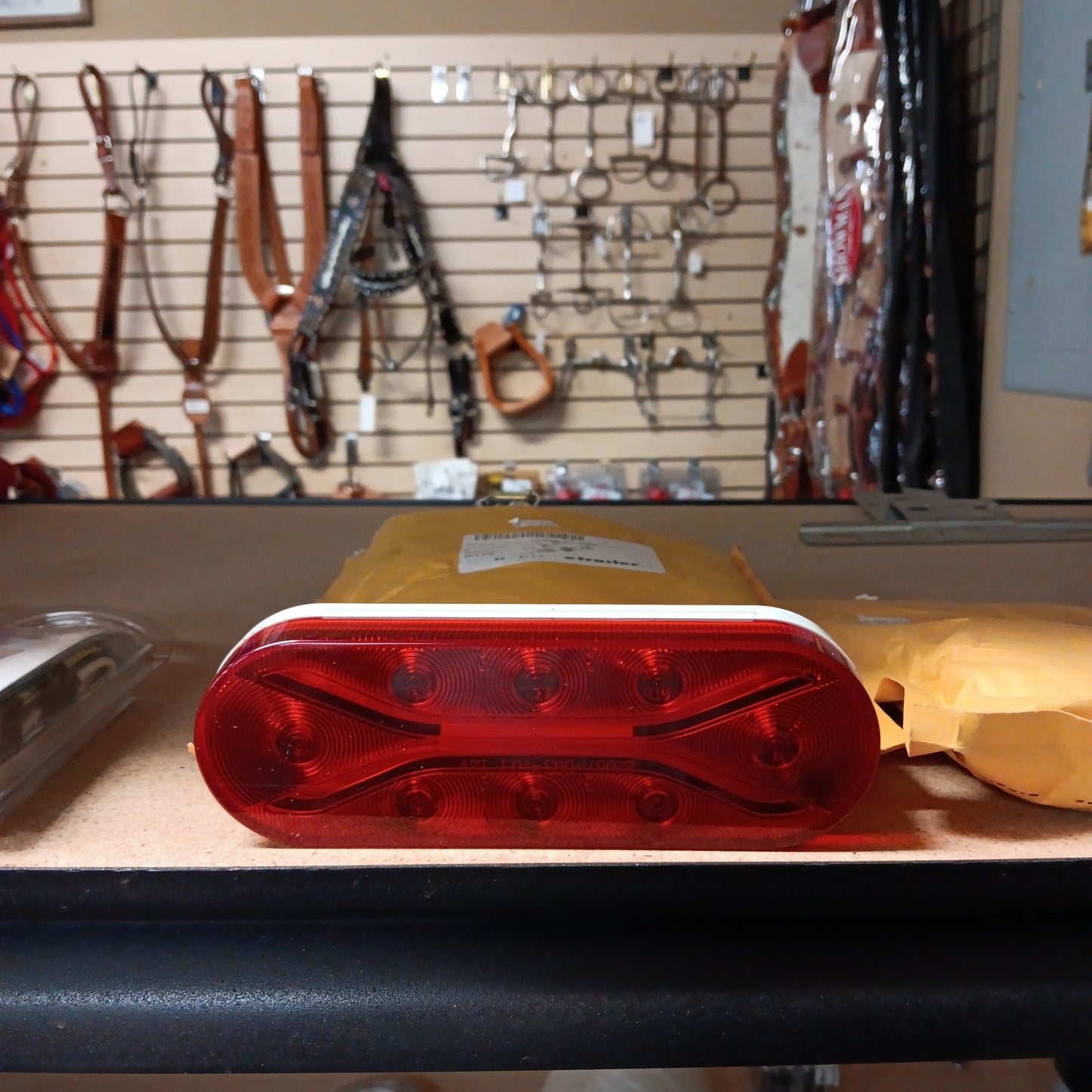 Oval Trailer lights Red X-red x : 6"