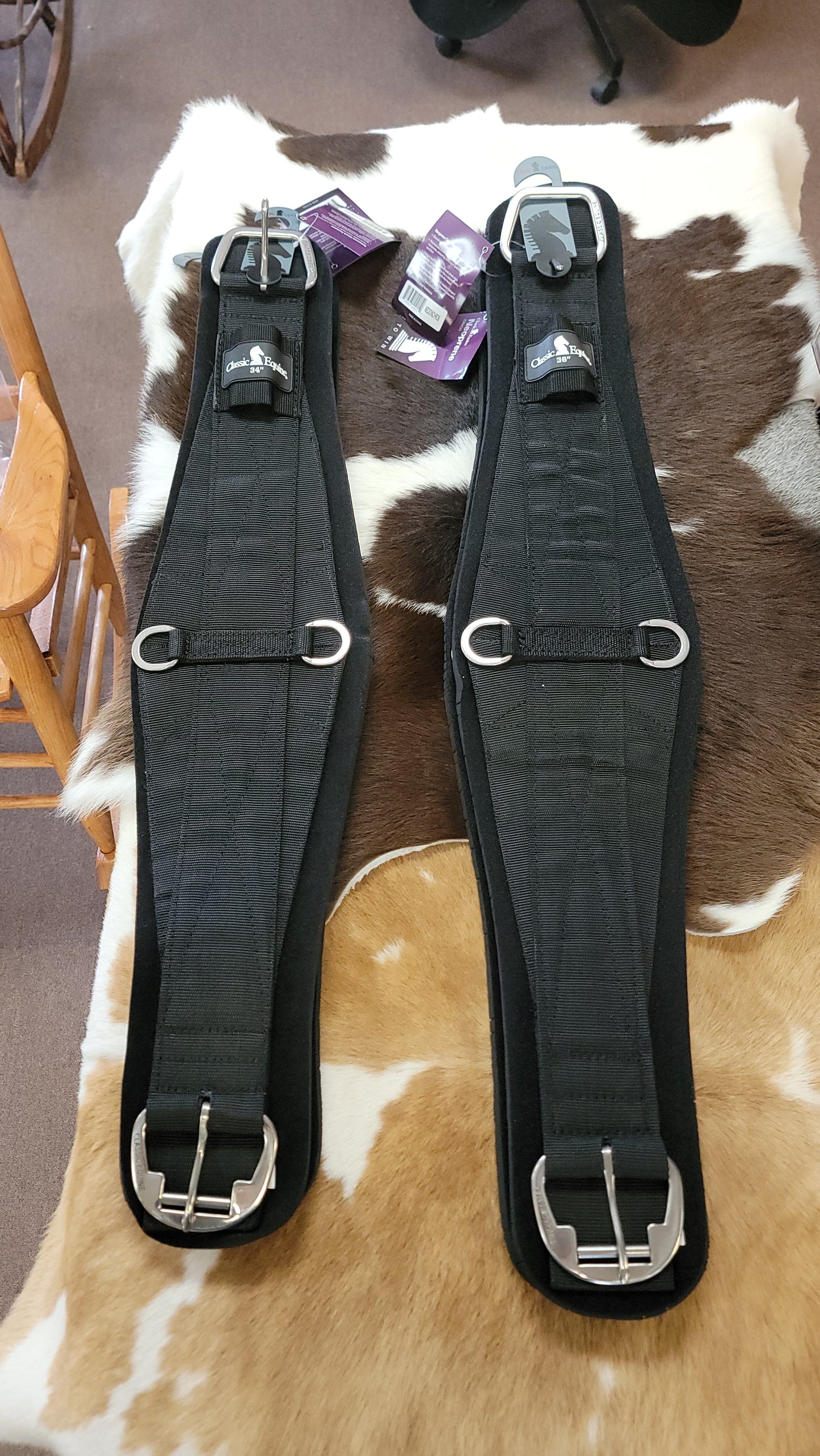 Classic equine. Neoprene roping chinch