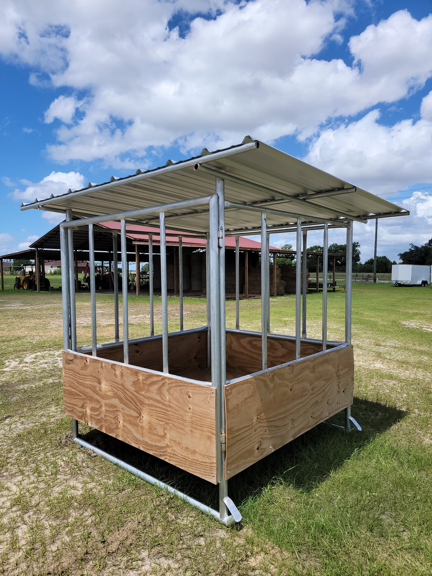 6' x 6' Covered Hay feeder-Metal : 6 x 6